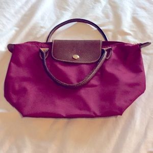 Small Longchamp Le Pliage tote— Berry